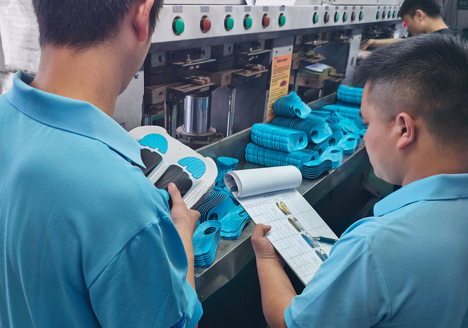 Insole mass production quality check against customer order specifications