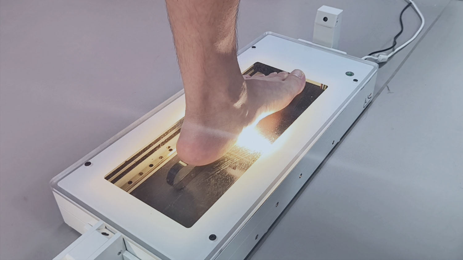 High-precision 3D foot scanning captures digital data to create personalized models for custom SLS 3d printed shoe insoles.