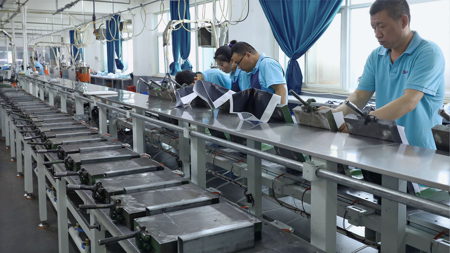 PU Insole Mold, Demolding process, Precision pu foam manufacturing, Footwear components.